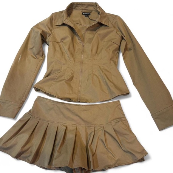 Prettylittlething brown zip-up jacket and pleated skirt set - Picture 3 of 5